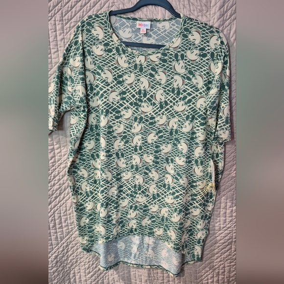 LuLaRoe Tops - LuLaRoe Green and Cream Patterned Short Sleeve Top